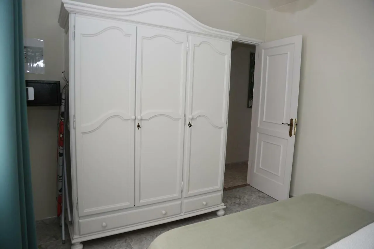 גראן טאראחל Apartamentos Esmeralda